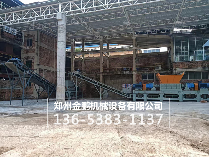 郑州金鹏稻草捆撕碎机在北方生物质电厂 运行图片